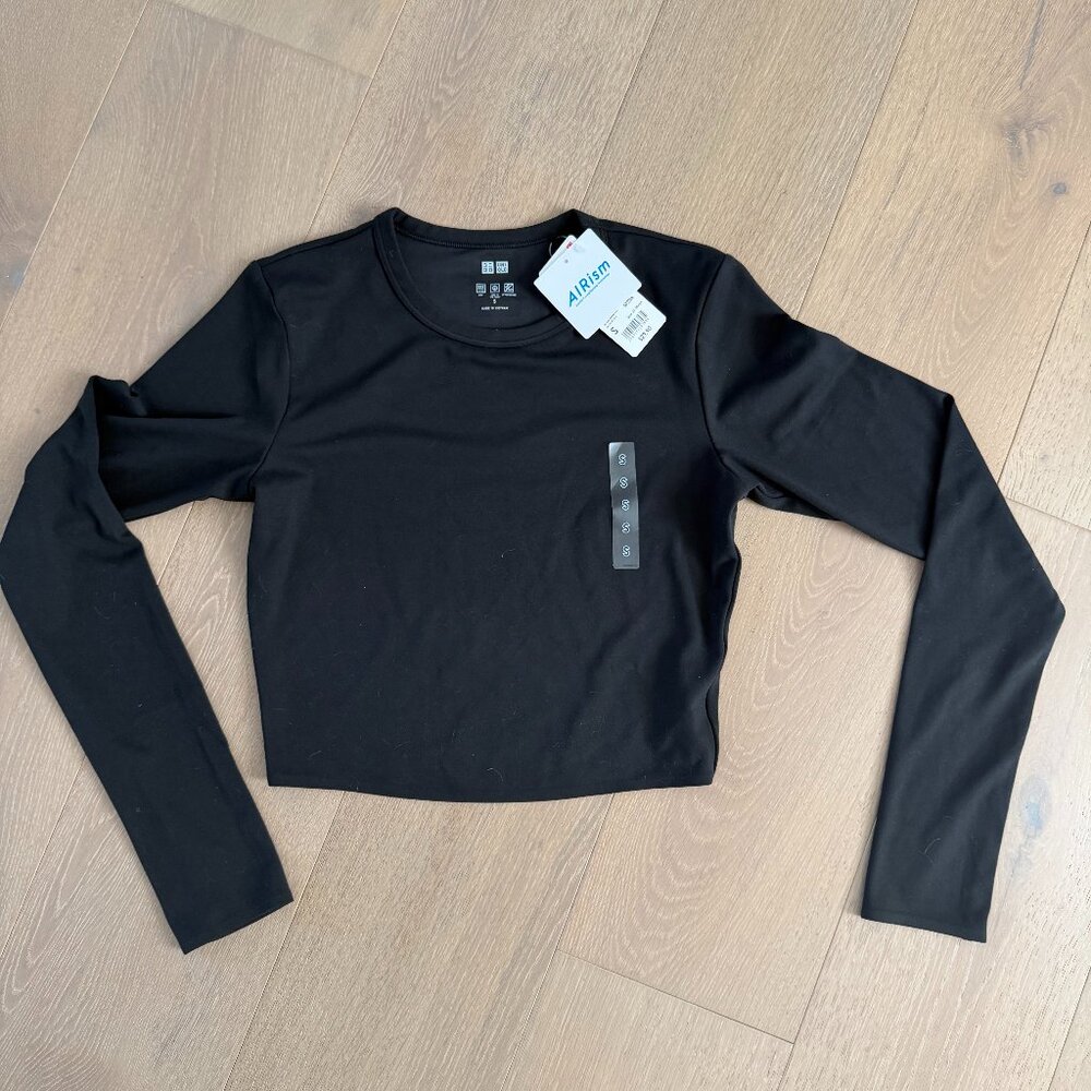 NWT Uniqlo black top